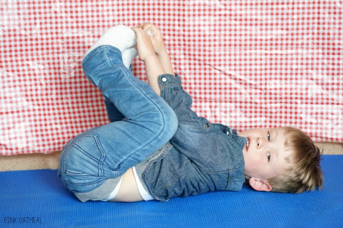 Farm yoga and movement ideas. Great for kids yoga, brain breaks, or a great farm themed activity!