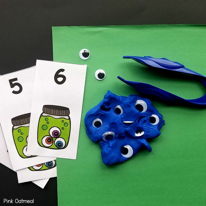 Monster eyes Halloween fine motor activity. Great for fine motor skills with a Halloween theme.