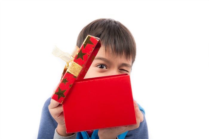 A huge list of gifts recommended by physical therapists and occupational therapists for your kids! #pediatricphysicaltherapy #pediatricoccupationaltherapy #holidaygifts