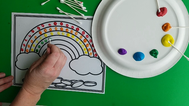 St. Patrick's Day fine motor activites. Fun St. Patrick's Day themed activities including cutting, tracing, manipulatives, clips, and more! Great for occupaitonal therapy, pre-k and kindergarten fine motor activities! 