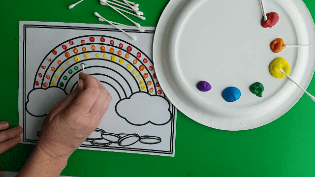 St. Patrick's Day fine motor activites. Fun St. Patrick's Day themed activities including cutting, tracing, manipulatives, clips, and more! Great for occupaitonal therapy, pre-k and kindergarten fine motor activities! 